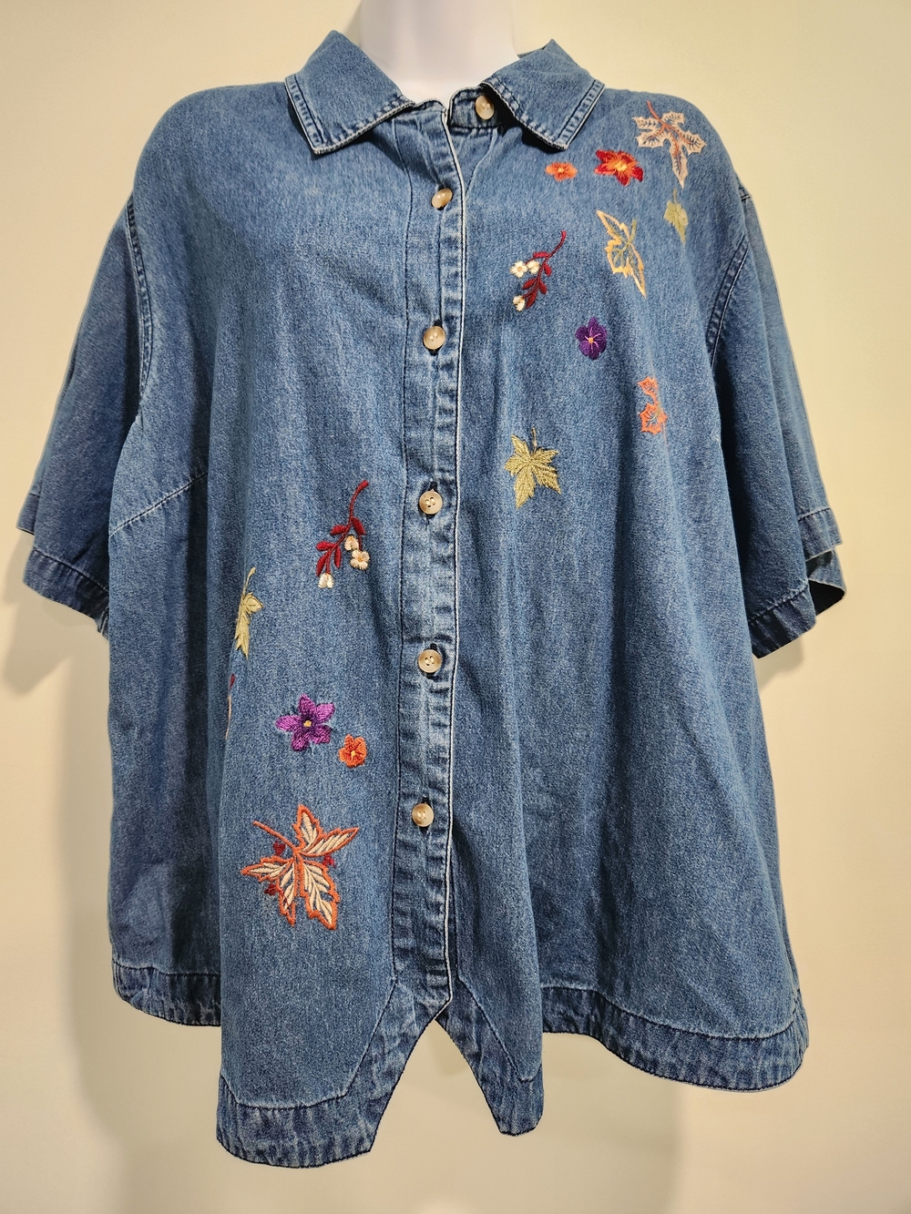Vintage Cabin Creek Blue Denim Shirt with Multicolor Floral Embroidery